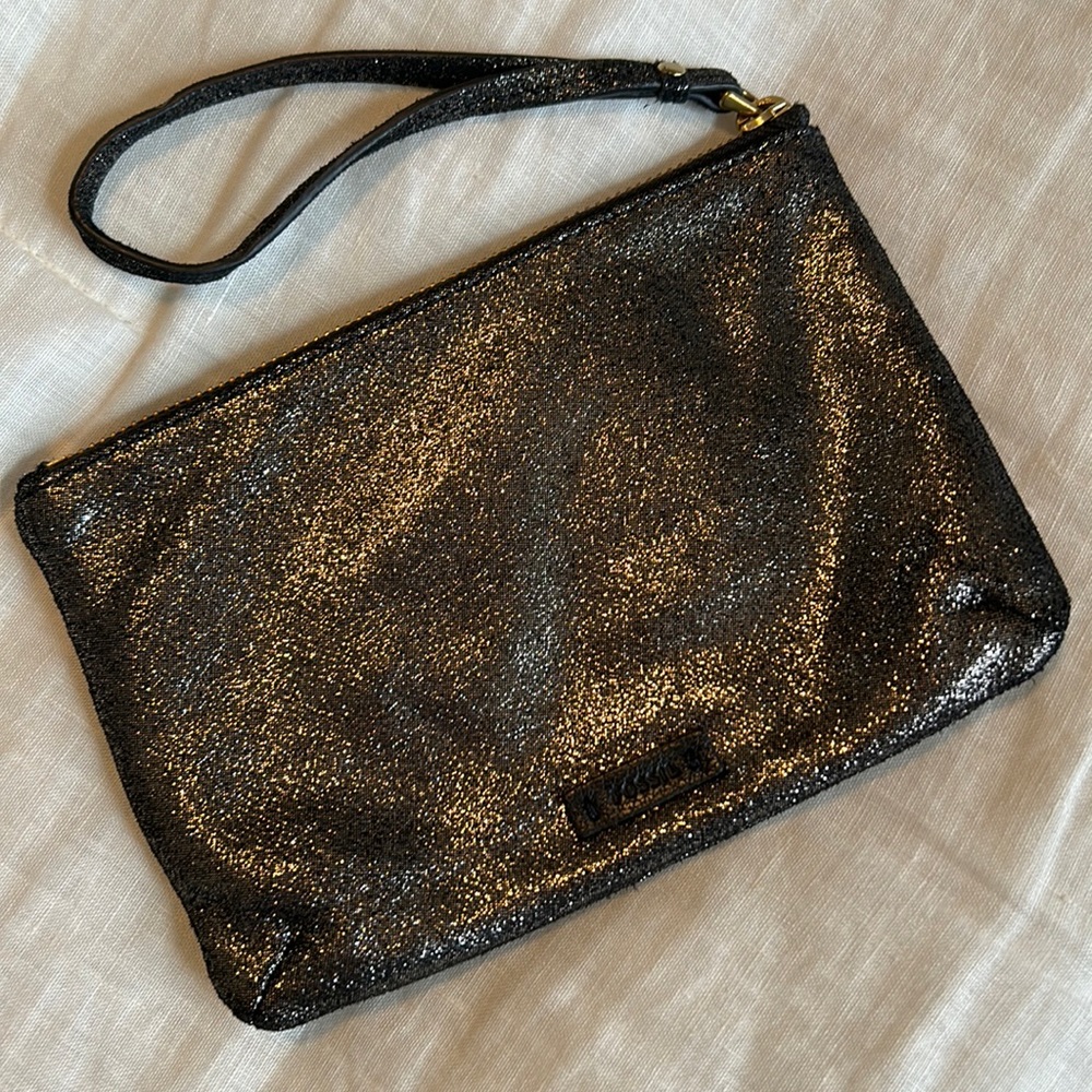 Fossil wristlet